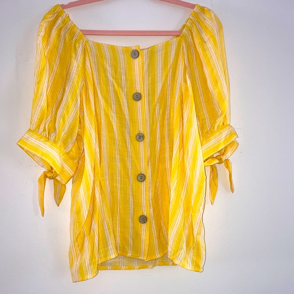 Lauren Conrad Top. Size Large. New without tags